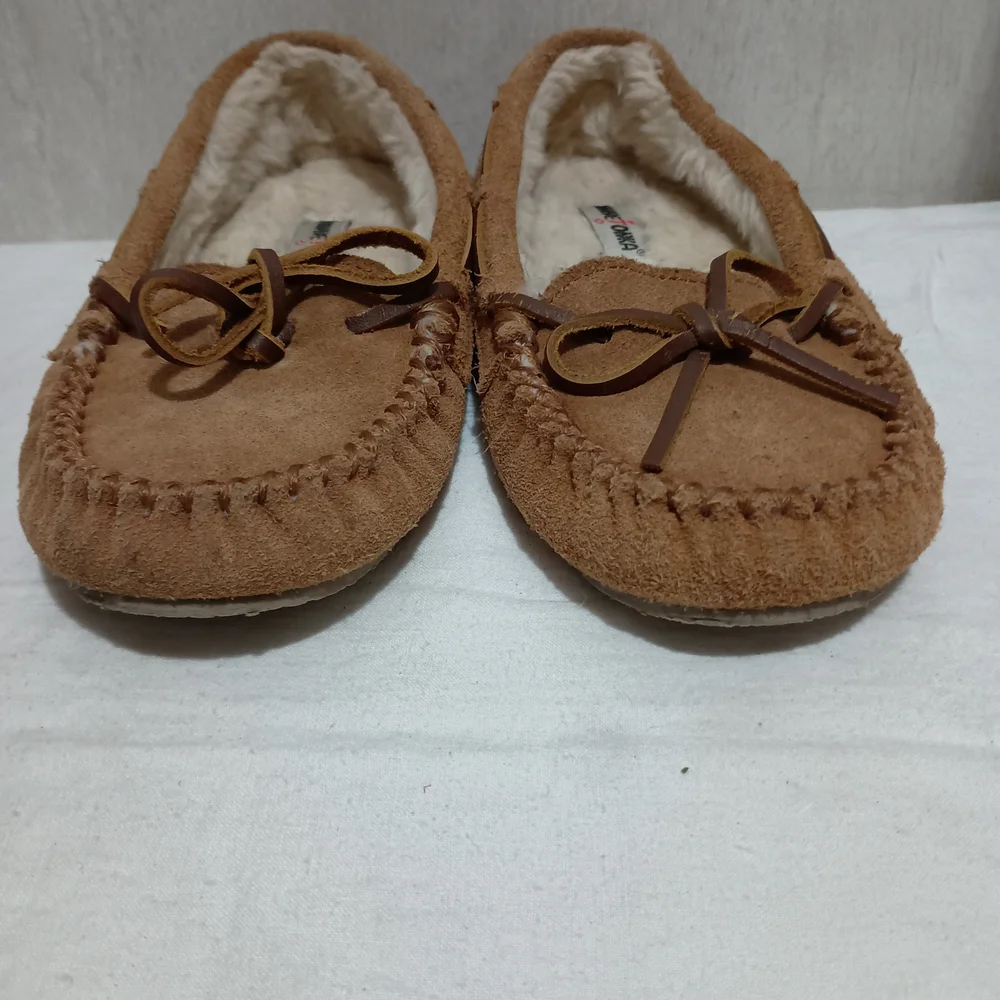 Child Size 2 Minnetonka Moccasin Slipper Shoes